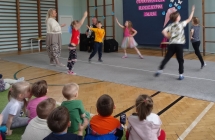 Dzieci podczas tanca - krakowiak.