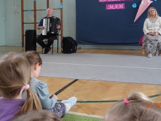 Muzycy podczas audycji.