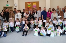 Zdjecie grupowe uczestnikow pasowania. (1)