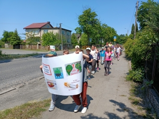 Przedszkolaki podczas marszu antynikotynowego