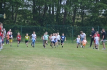 chlopcy podczas biegow