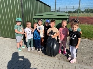 Wspolne sprzatnie swiata w grupie X