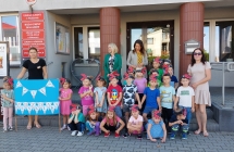 Zdjecie z pracownikami Urzedu Gminy (1)