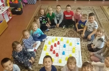 dzieci koduja emotikonke