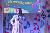 wystep dziewczynki z piosenka Dary jesieni