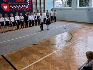 dzieci w wierszu o odzyskaniu niepodleglosci