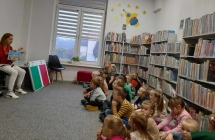 Dzieci rozwi¦uzuj¦u zagadki
