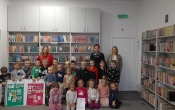 Grupowe zdj¦Öcie z p. bibliotekark¦u