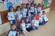 uczestnicy konkursu plastycznego z gr. VI