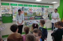 Przedszkolaki z gr. VI z wizyta w bibliotece