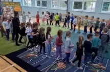 zabawa ruchowa integrujaca dzieci