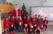 Zdjecie grupowe dzieci z gr. II z Mikolajem