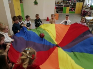 Zabawa z chusta Klanza