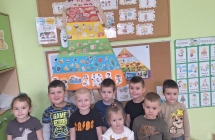 Zdjecie grupowe i piramida zdrowia