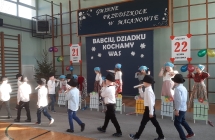 Dzien babci i dziadka gr. IV wystepy artystczne dzieci  (4)