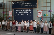Dzien babci i dziadka gr. IV wystepy artystczne dzieci  (2)