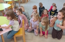 Malowanie paznokci dziewczynkom