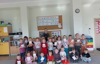 Zdjecie Biedronek z pania kosmetyczka