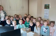 pamiatkowe zdjecie z ksiegowa  Osrodka Pomocy Spolecznej - mama Kamila
