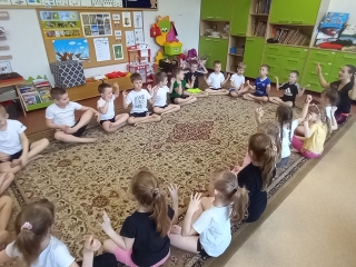 zajecia z jogi - pozycja kwiat lotosu