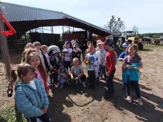 dzieci na gospodarstwie