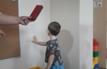 Dzieci tworza cienie po wysluchaniu bajki o potworze spod lozka 1