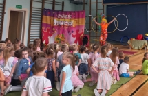 Pokaz z hula-hop.