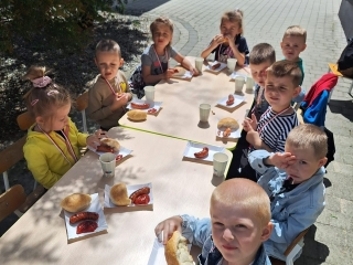 Wspolny grill na swiezym powietrzu