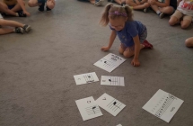 Przygody nutek na pieciolini, dzieci poznaja wartosci rytmiczne (8)