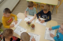 Przygody nutek na pieciolini, dzieci poznaja wartosci rytmiczne (1)