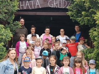 dzieci z rodzicami w Grodzcu
