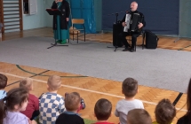 Muzycy podczas audycji.
