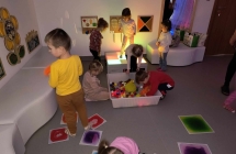 Zabawy na matach sensorycznych