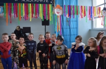 dzieci podczas zabawy karnawalowej 4