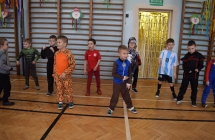 Pokaz zdolnosci tanecznych chlopcow 2