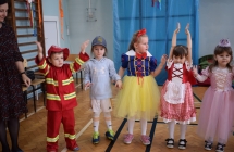 Dzieci podczas zabawy karnawalowej 2