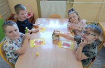 Ukladanie puzzli - skarpetki grupa X
