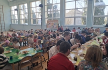 wspolny poczestunek dzieci i podopiecznych SDS w Milaczewie