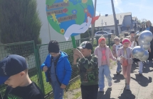 przemarsz z transparentem gr.7