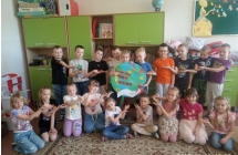 dzieci z tranaparentem gr.7