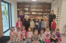 Zdjecie grupowe z paniami pracujacymi w gabinecie weterynaryjnym