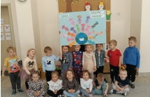 Wspolne zdjecie z plakatem