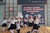 dzieci z grupy v tancza w parach