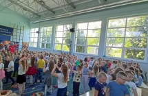Wspolny taniec na zakonczenie przedstawienia.
