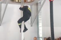 strazacy przygotowuja sie do akcji