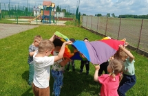 Zabawy z chusta animacyjna - grupa X