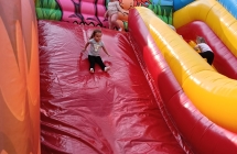 Zjazdy na zjezdzalni