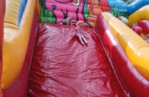 Zabawy na zamkach dmuchanych