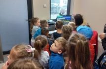 Dzieci z gr. VI podczas wycieczki.