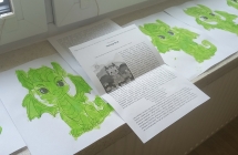 dzieci wysluchaly bajki o leku przed odrzuceniem w rodzinie